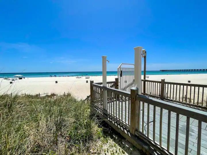 Beachfront Stunning View 100 Ft Long Swimming Pool パナマシティービーチ エクステリア 写真